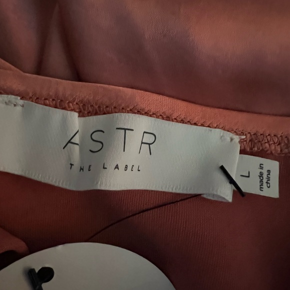 NWT ASTR The Label Peach Cutout Midi Dress. Sz L - Picture 3 of 4